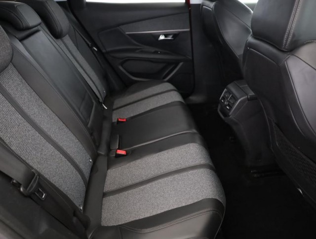Peugeot 3008  1.6 BlueHDi Allure