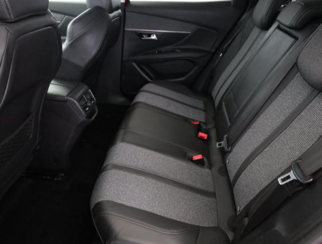 Peugeot 3008  1.6 BlueHDi Allure