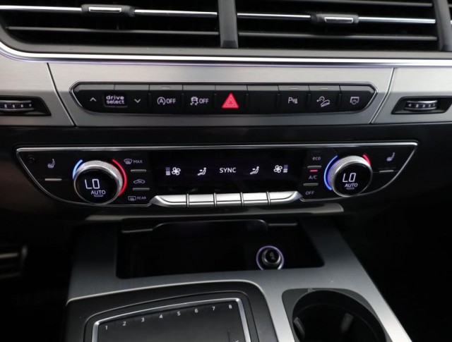 Audi Q7  50 TDI S-Line