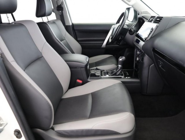 Toyota Land Cruiser  2.8 D-4D 
