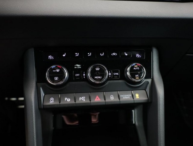 Škoda Karoq  1.5 TSI Sportline