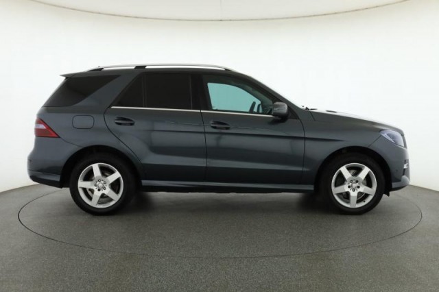 Mercedes-Benz ML  ML 350 BlueTEC AMG line