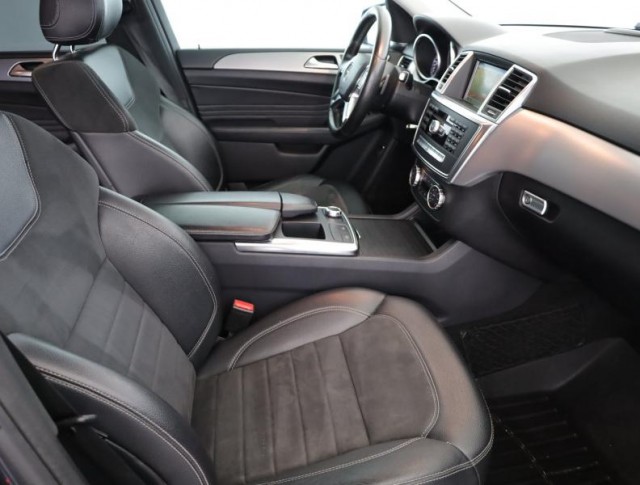 Mercedes-Benz ML  ML 350 BlueTEC AMG line