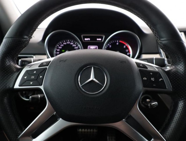 Mercedes-Benz ML  ML 350 BlueTEC AMG line
