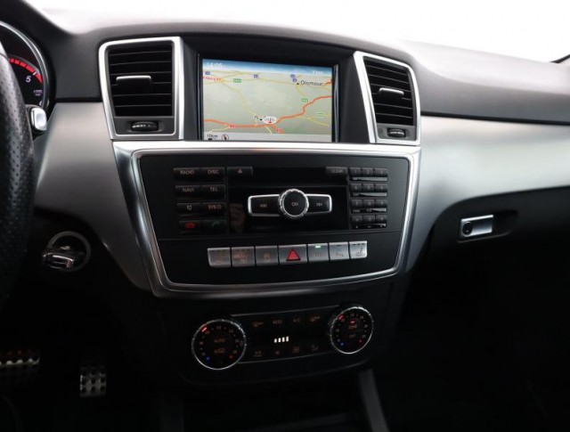 Mercedes-Benz ML  ML 350 BlueTEC AMG line