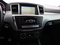 Mercedes-Benz ML  ML 350 BlueTEC AMG line