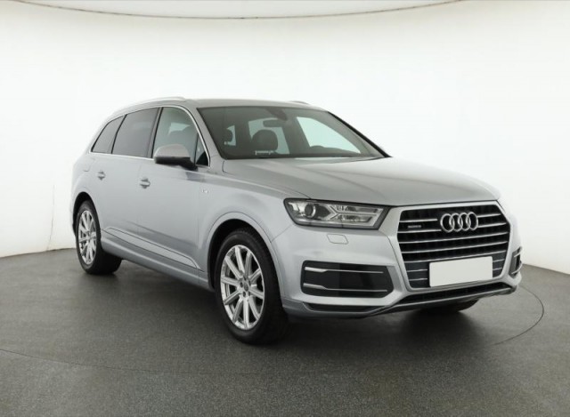 Audi Q7  3.0 TDI S-Line