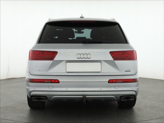Audi Q7  3.0 TDI S-Line