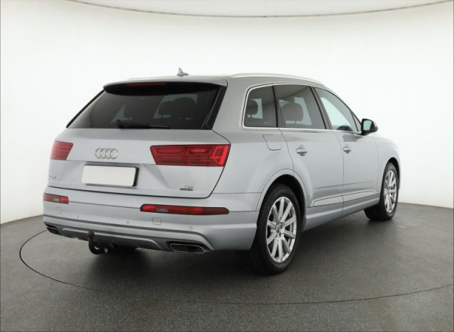 Audi Q7  3.0 TDI S-Line