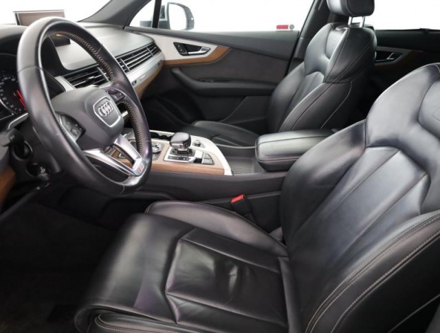 Audi Q7  3.0 TDI S-Line
