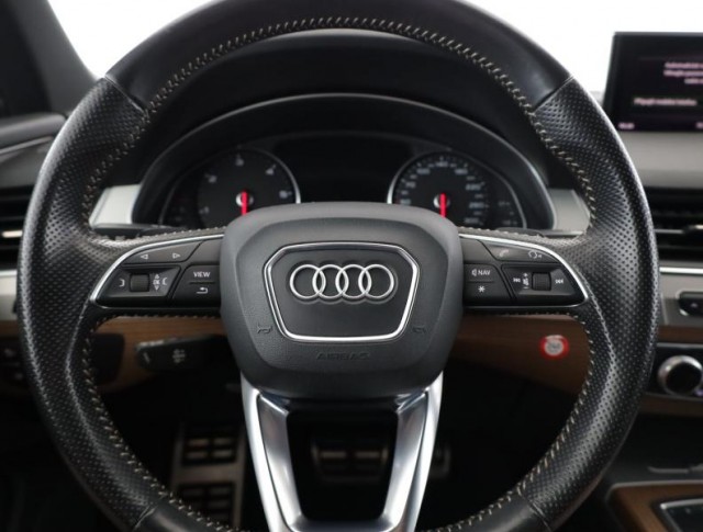 Audi Q7  3.0 TDI S-Line