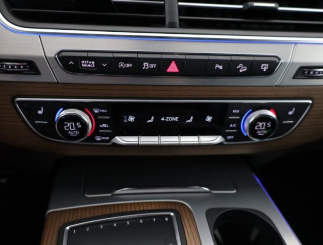 Audi Q7  3.0 TDI S-Line