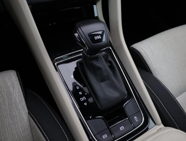 Škoda Karoq  1.5 TSI 