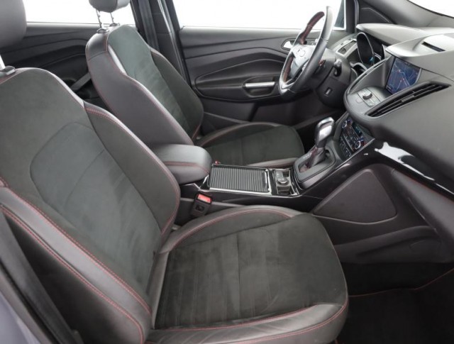 Ford Kuga  1.5 EcoBoost ST-Line