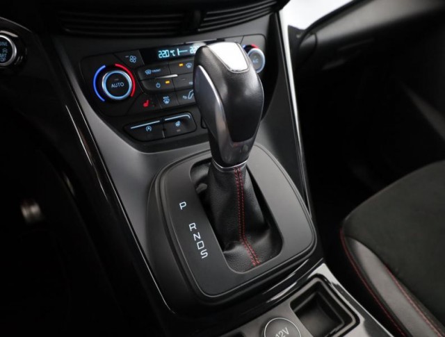 Ford Kuga  1.5 EcoBoost ST-Line