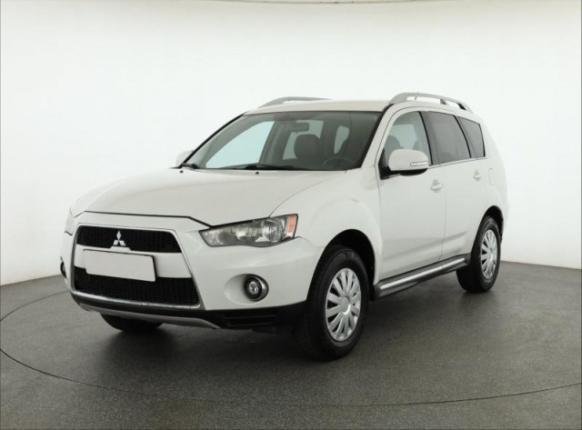 Mitsubishi Outlander  2.0 