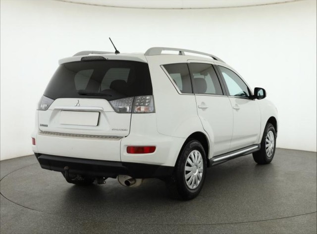 Mitsubishi Outlander  2.0 