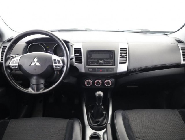 Mitsubishi Outlander  2.0 
