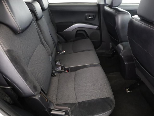 Mitsubishi Outlander  2.0 