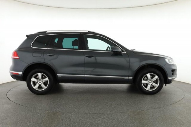 Volkswagen Touareg  3.0 TDI 