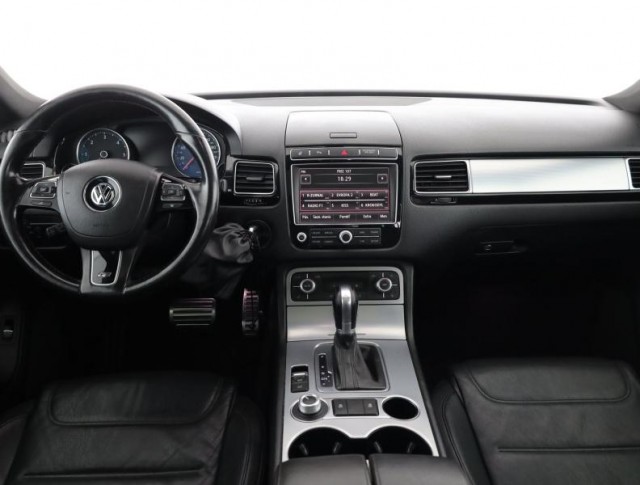 Volkswagen Touareg  3.0 TDI 