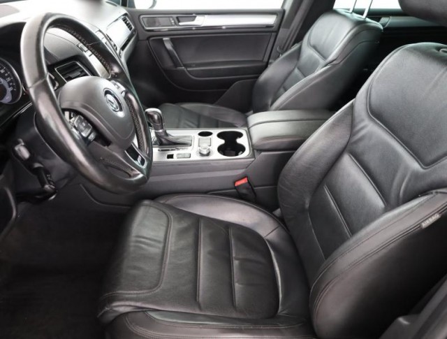 Volkswagen Touareg  3.0 TDI 