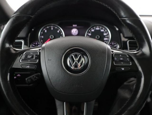 Volkswagen Touareg  3.0 TDI 