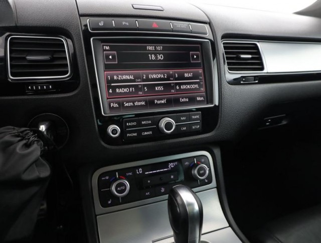 Volkswagen Touareg  3.0 TDI 