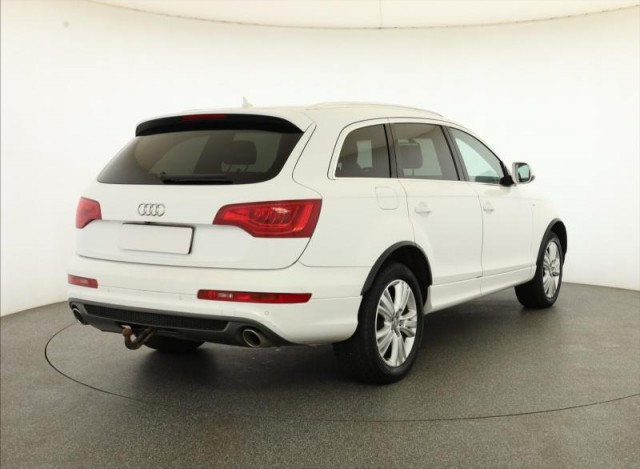 Audi Q7  3.0 TDI S-Line
