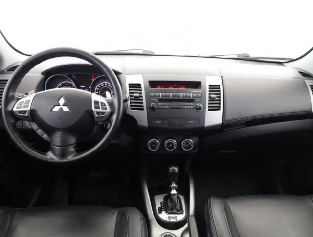Mitsubishi Outlander  2.2 DI-D 