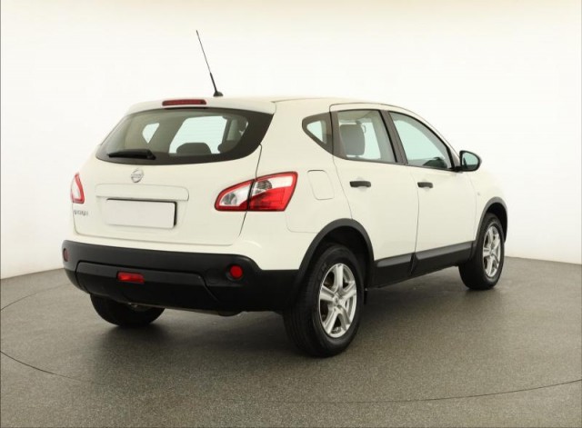Nissan Qashqai  1.6 