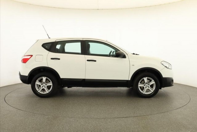 Nissan Qashqai  1.6 