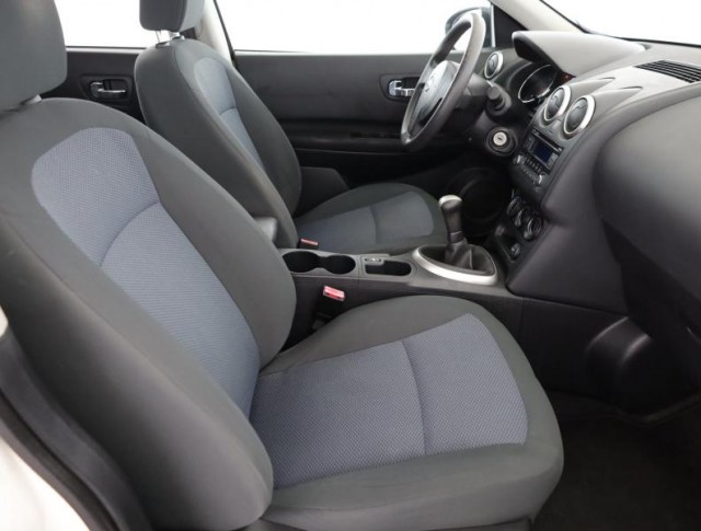Nissan Qashqai  1.6 