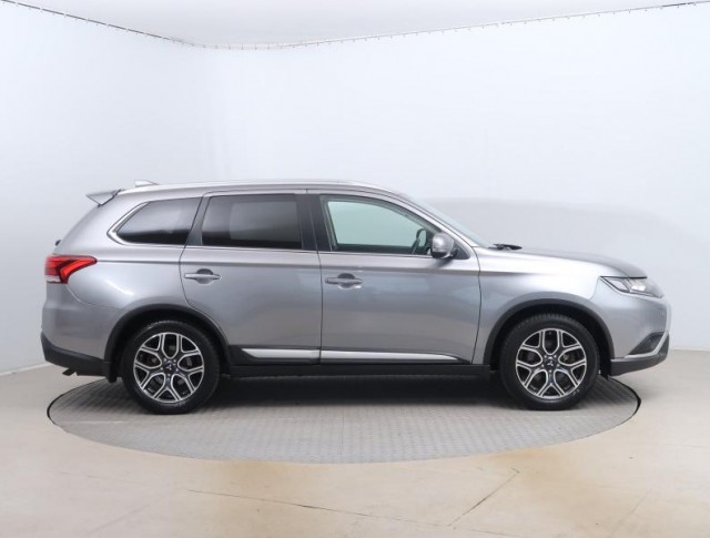 Mitsubishi Outlander  2.0 