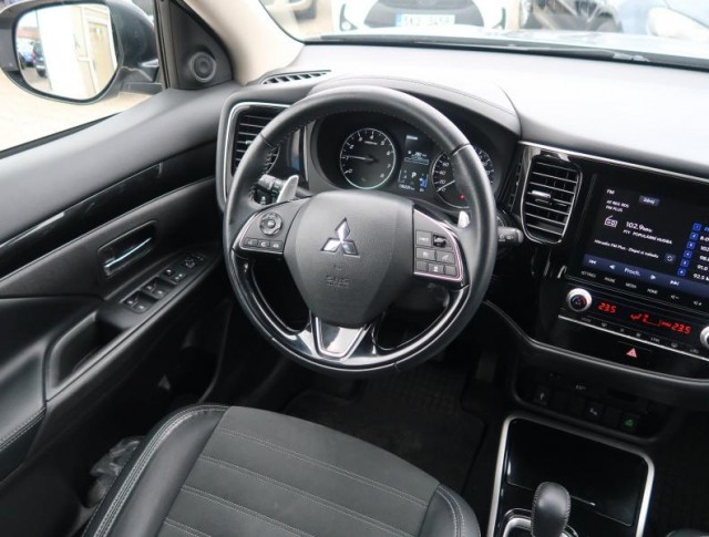 Mitsubishi Outlander  2.0 