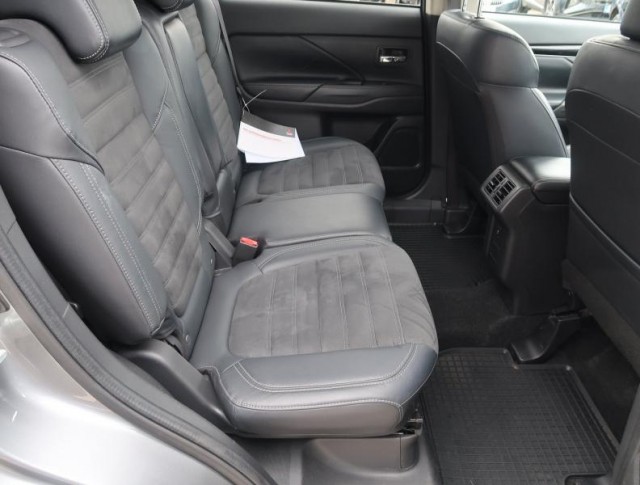 Mitsubishi Outlander  2.0 