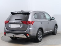 Mitsubishi Outlander  2.0 