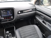 Mitsubishi Outlander  2.0 