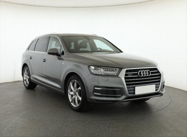 Audi Q7  3.0 TDI S-Line