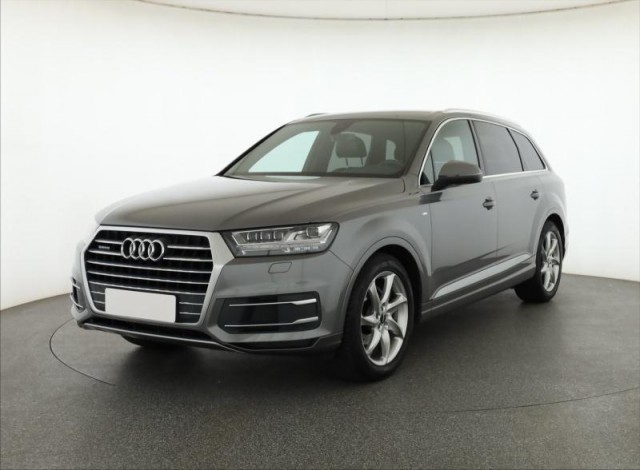 Audi Q7  3.0 TDI S-Line