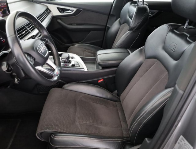 Audi Q7  3.0 TDI S-Line
