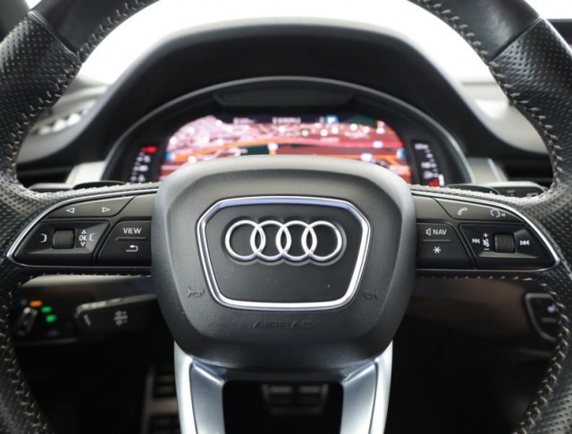 Audi Q7  3.0 TDI S-Line
