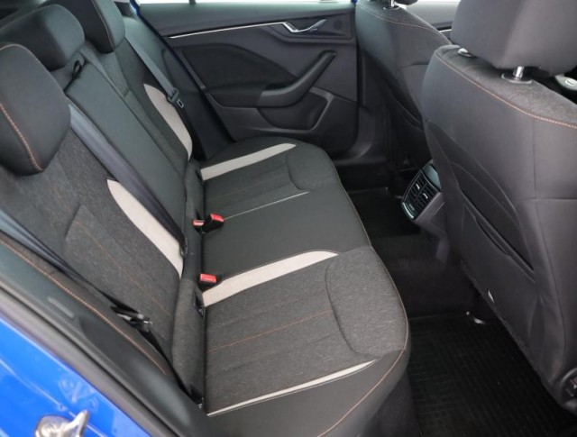 Škoda Kamiq  1.0 TSI Top Selection