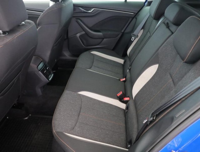 Škoda Kamiq  1.0 TSI Top Selection