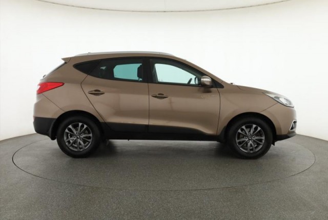 Hyundai ix35  2.0 CRDi Trikolor