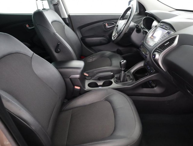 Hyundai ix35  2.0 CRDi Trikolor