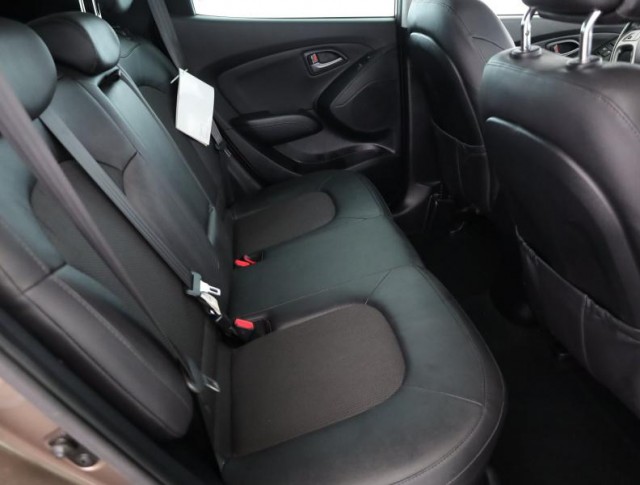 Hyundai ix35  2.0 CRDi Trikolor