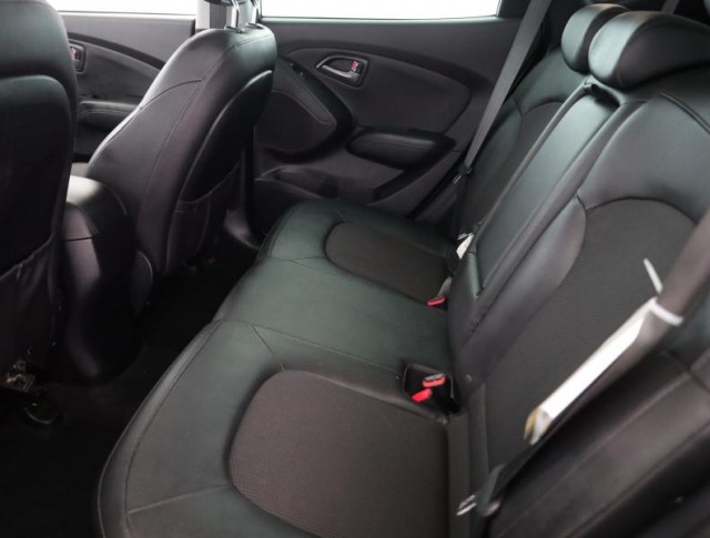 Hyundai ix35  2.0 CRDi Trikolor
