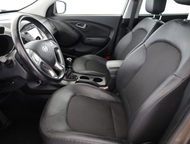 Hyundai ix35  2.0 CRDi Trikolor