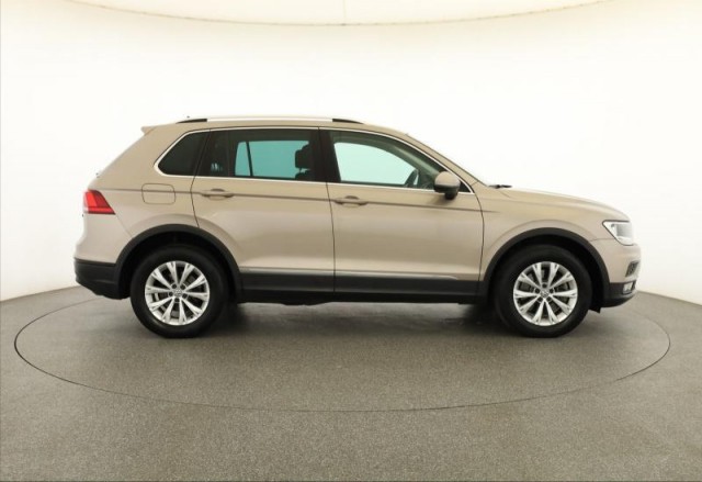 Volkswagen Tiguan  2.0 TSI Comfortline